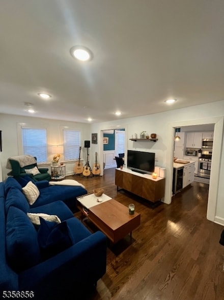 2 Grove St, Bloomfield, NJ 07003