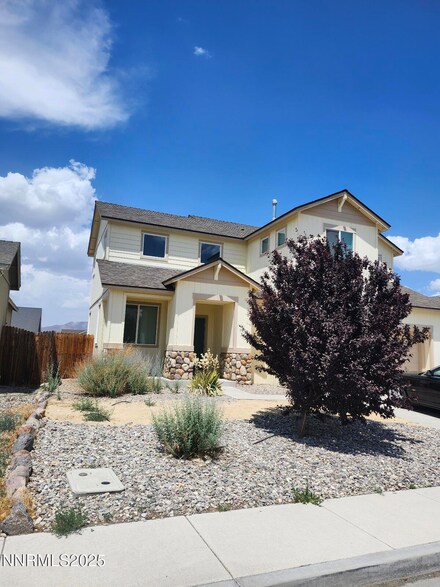 1344 Mountain Rose Dr, Fernley, NV 89408
