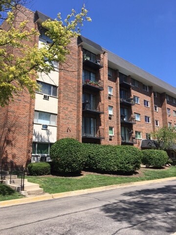 4731 Saint Joseph Creek Rd Unit 5B, Lisle, IL 60532