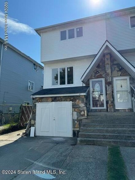 296 Monahan Ave, Staten Island, NY 10314