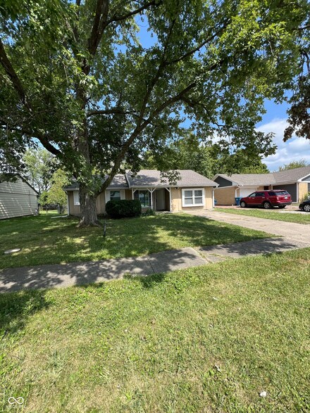 4407 Burrwood Dr, Indianapolis, IN 46235