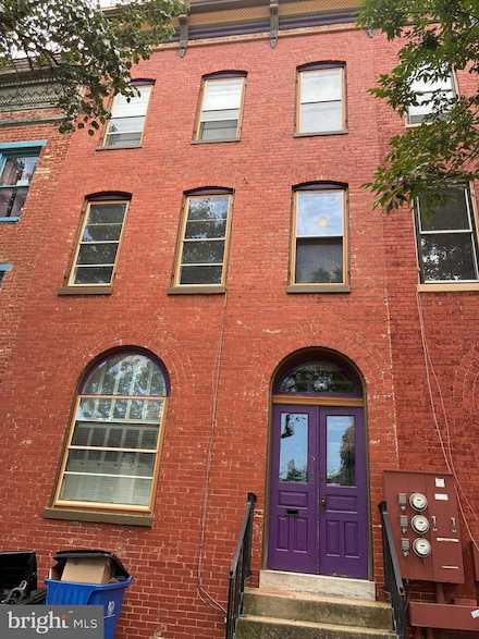 218 S Market St, Frederick, MD 21701