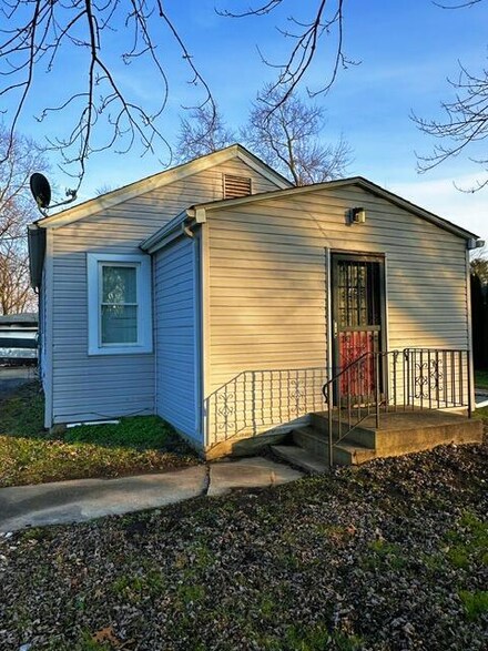 3245 N Lake Park Ave, Hobart, IN 46342