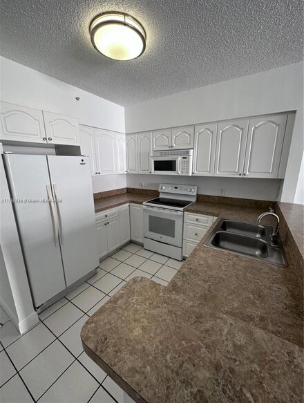 5091 NW 7th St Unit 1015, Miami, FL 33126