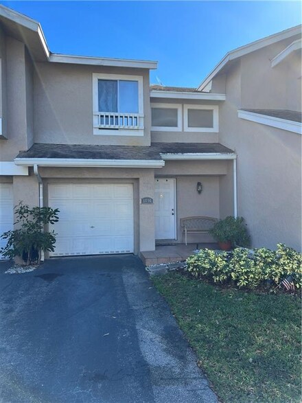 1896 Discovery Way, Deerfield Beach, FL 33442