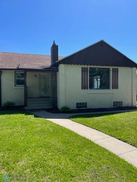 1006 Labree Ave N, Thief River Falls, MN 56701