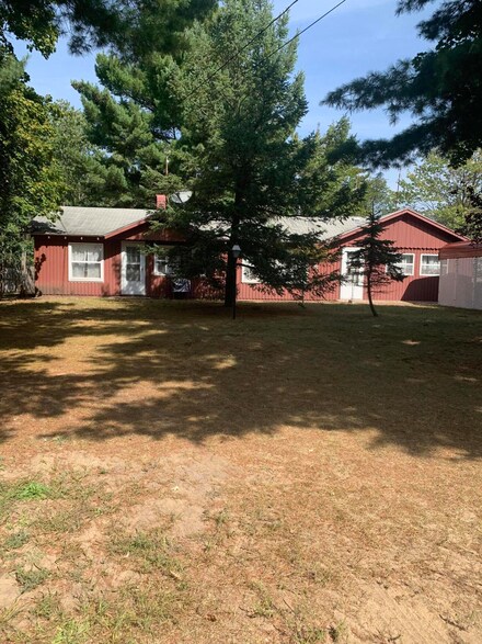 9123 Richfield Rd, Saint Helen, MI 48656