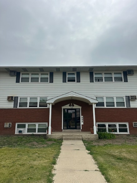 1015 N Farnsworth Ave Unit J, Aurora, IL 60505