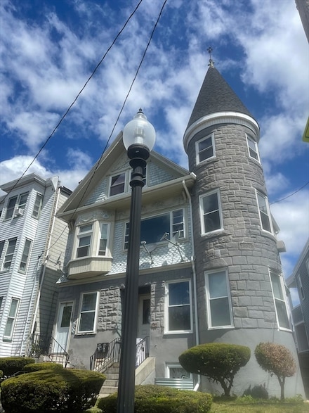 118 White St, Boston, MA 02128