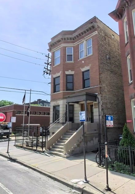 615 W Armitage Ave Unit 1, Chicago, IL 60614
