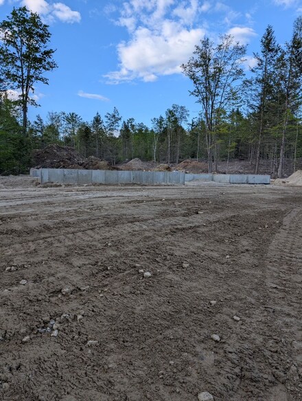 56 Old Coach Rd, New Boston, NH 03070