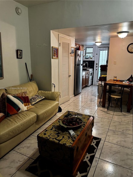 6490 Collins Ave Unit 4, Miami Beach, FL 33141