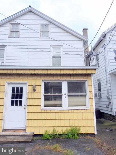 105 6th St, Millersburg, PA 17061