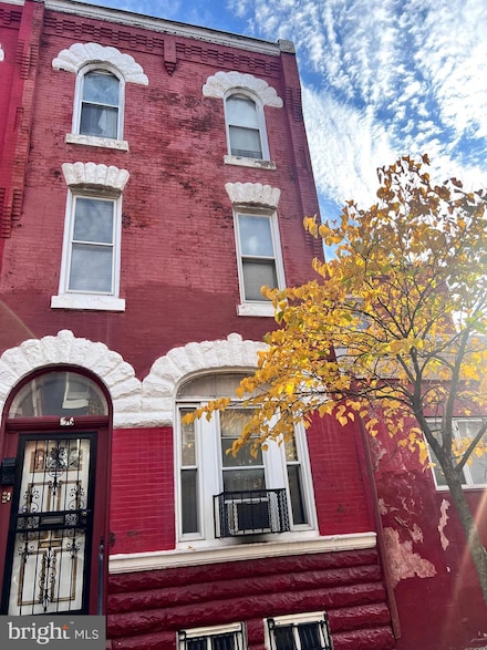 4136 Cambridge St, Philadelphia, PA 19104
