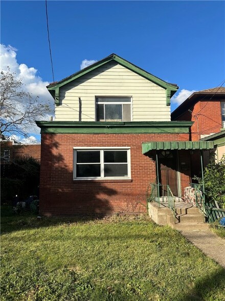 953 Greenfield Ave, Pittsburgh, PA 15217