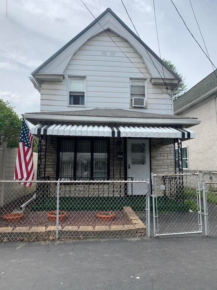 927 Providence Rd, Scranton, PA 18508