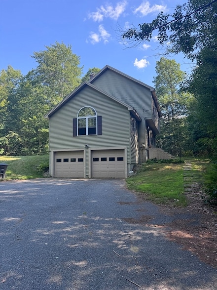 70 Sawyer St, Gardner, MA 01440