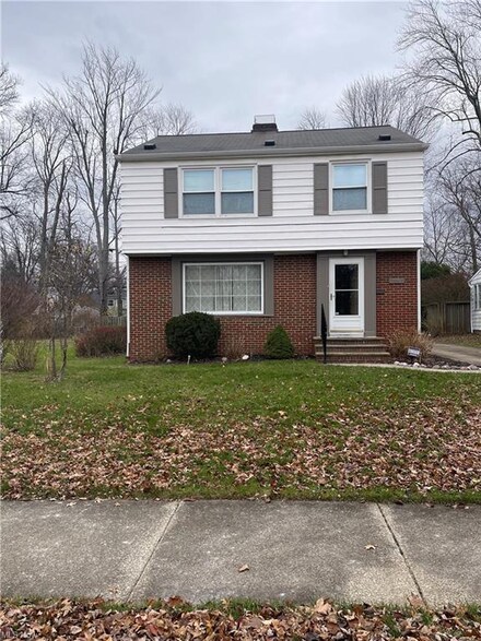1861 Idlehurst Dr, Euclid, OH 44117