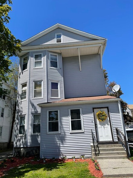 8 Fairbanks St, Worcester, MA 01610