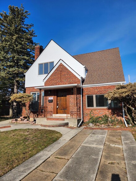245 Fairbanks Place, Munster, IN 46321