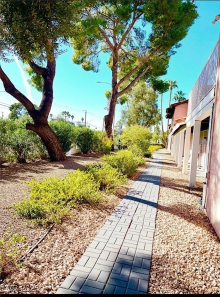 2202 E Desert Inn Rd, Las Vegas, NV 89169