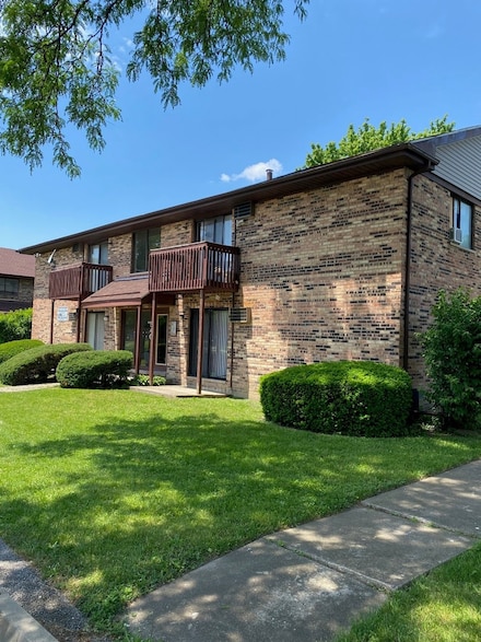 540 Creekwood Ct, Westmont, IL 60559