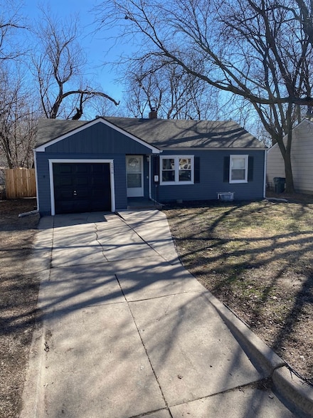 2476 S Mead St, Wichita, KS 67216