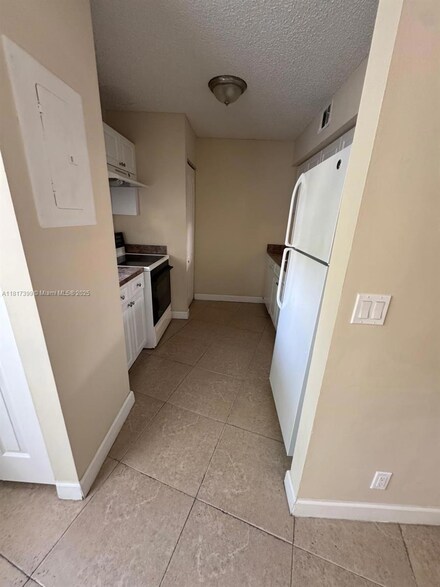 8630 SW 3rd St Unit 208, Pembroke Pines, FL 33025