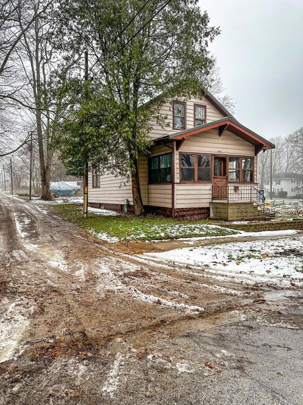 1451 Franklin St, Muskegon, MI 49441