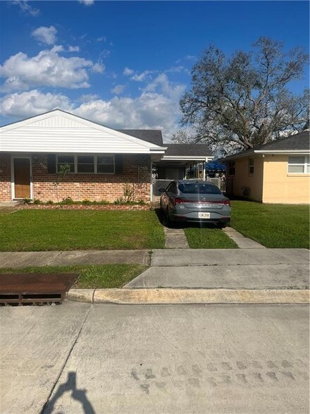 4835 Evangeline Dr, New Orleans, LA 70127