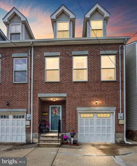 93 Summer St, Trenton, NJ 08618