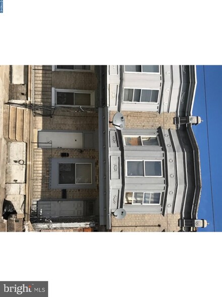 6 N 27th St, Camden, NJ 08105