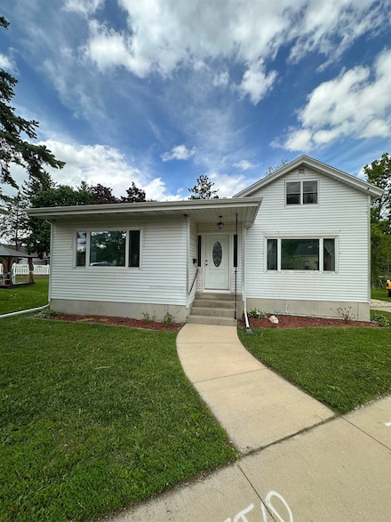 549 Manning St, Columbus, WI 53925
