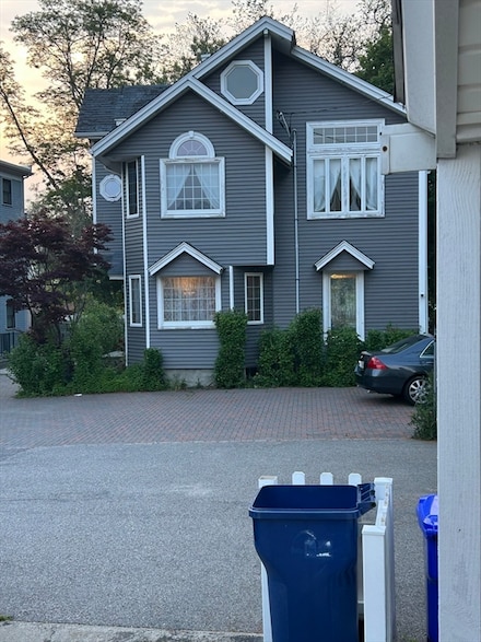 39R Spring St, West Roxbury, MA 02132