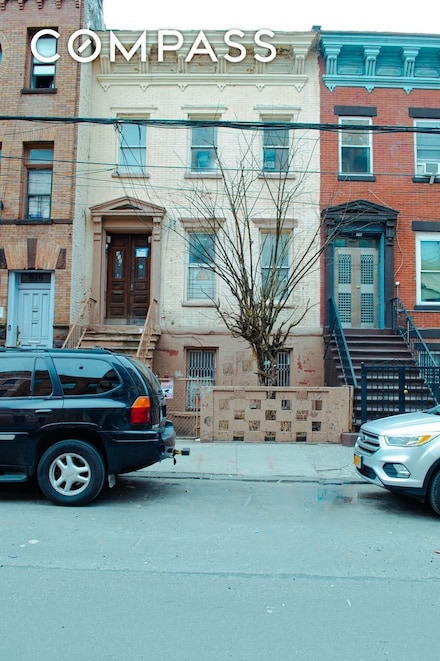 412 E 136th St, Bronx, NY 10454