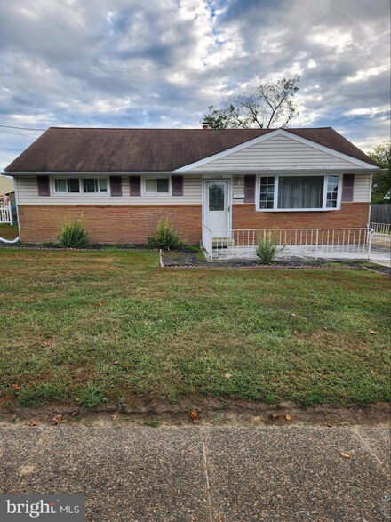 1123 Monmouth Rd, Woodbury, NJ 08096