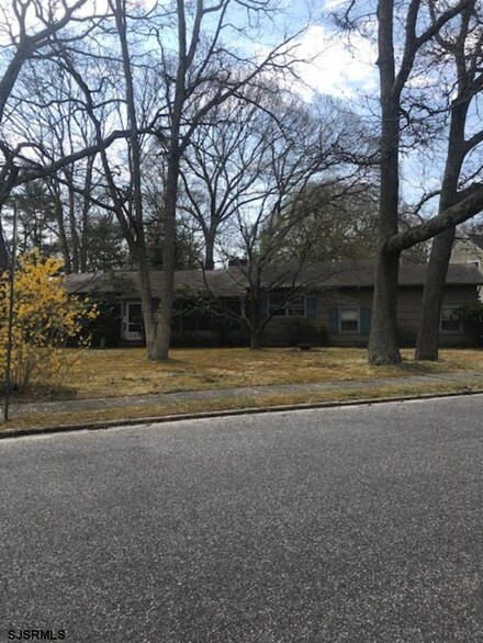 107 Barr Ave, Linwood, NJ 08221