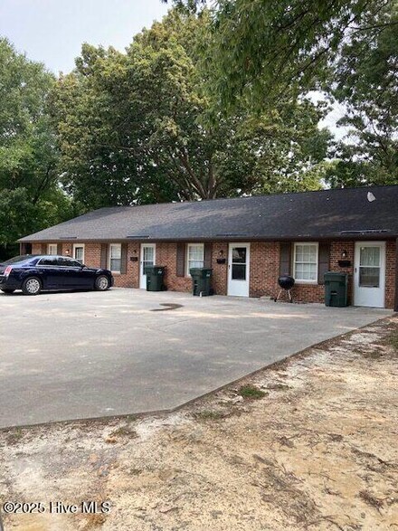111 Gold St E, Wilson, NC 27893