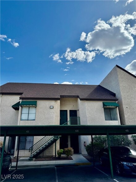 470 Elm Dr Unit 202, Las Vegas, NV 89169