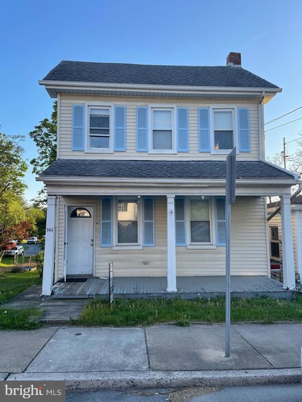 344 W Main St, Dallastown, PA 17313