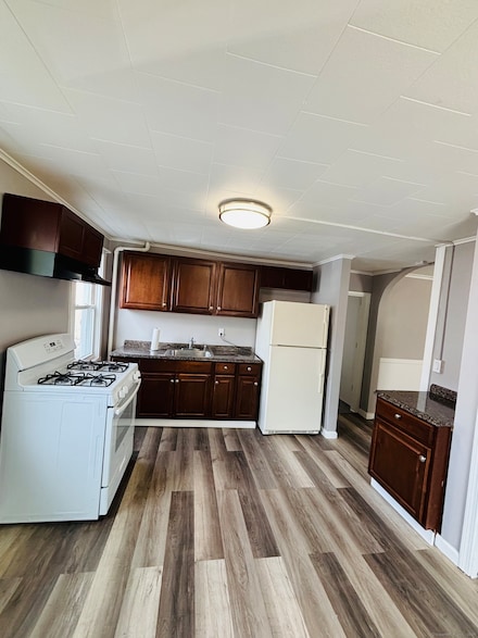 15 Barnum Ct, Naugatuck, CT 06770