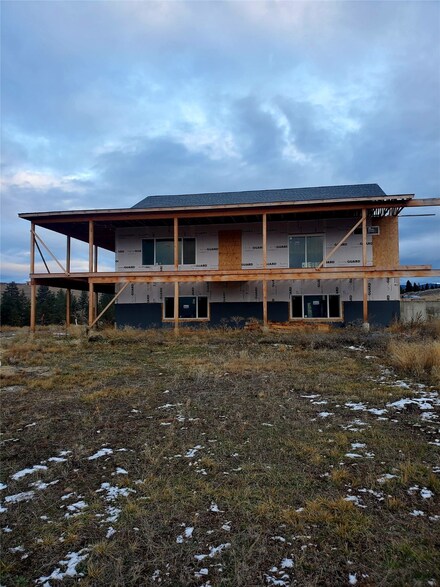 1068 Jenne Ln, Florence, MT 59833