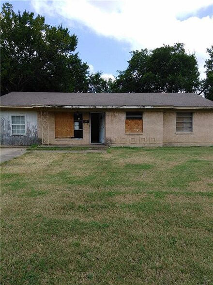765 Ivywood Dr, Dallas, TX 75232