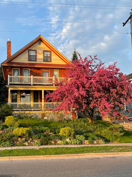 128 E Water St, Sault Sainte Marie, MI 49783