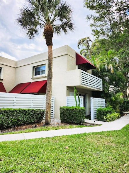 575 NW 98th Ave, Plantation, FL 33324