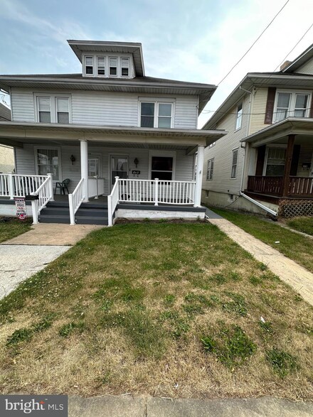 306 N Main St, Red Lion, PA 17356