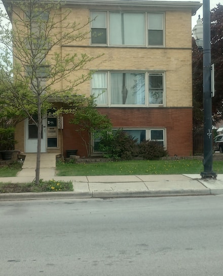 4525 W Marquette Rd Unit 3, Chicago, IL 60629