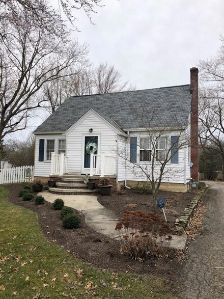 964 S Thoman St, Crestline, OH 44827