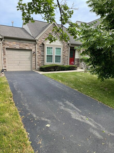 1281 Seabury Cir, Carol Stream, IL 60188