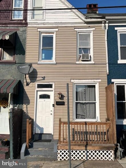 2013 Logan St, Harrisburg, PA 17102